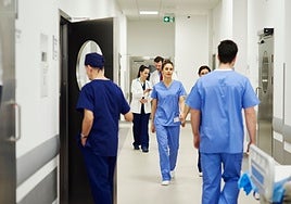 Personal sanitario en un hospital.