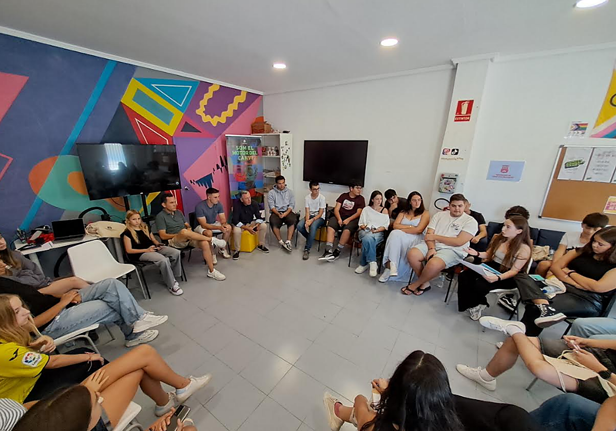 El bullying, el ciberacoso y la discriminación por razón de género o sexo, principales preocupaciones de los jóvenes de Canet
