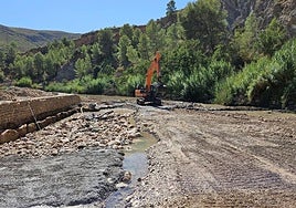 Tramo del río en reconstrucción en Bugarra.