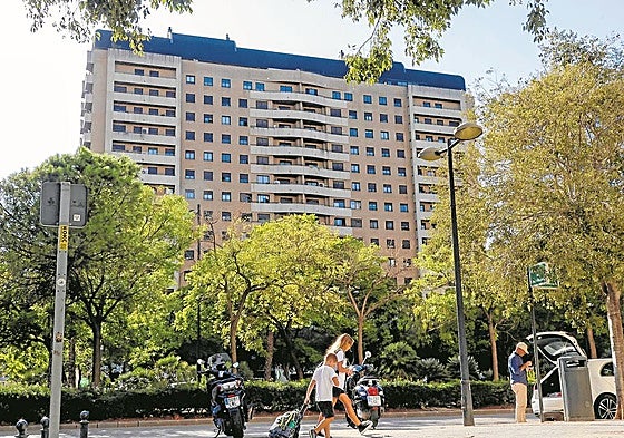 Imagen de una vivienda a la venta con okupas en Cortes Valencianas.