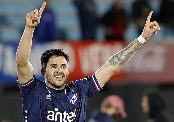 Maximiliano Gómez, con Nacional de Uruguay.