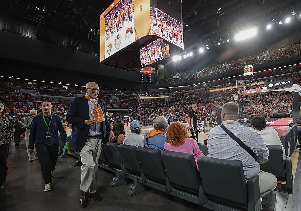 FOTOS | Así ha sido el debut del Valencia Basket en el Roig Arena