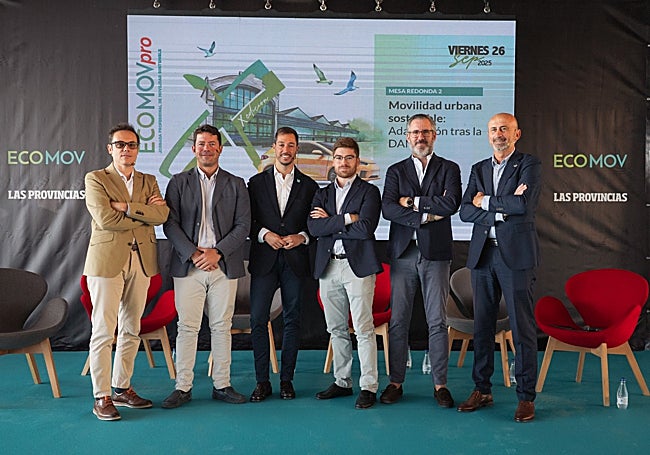 De izquierda a derecha: Tomás Balada, Jesús López, Antonio García, Nacho Martín-Loeches (moderador), Javier Rodríguez y Juan Jesús Sánchez.