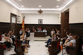 Pleno de Sagunto, durante una votación.