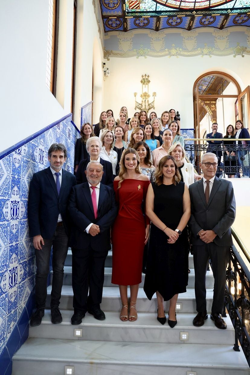 FOTOS | Las falleras mayores de Valencia se reúnen en el Palacio de la Exposición