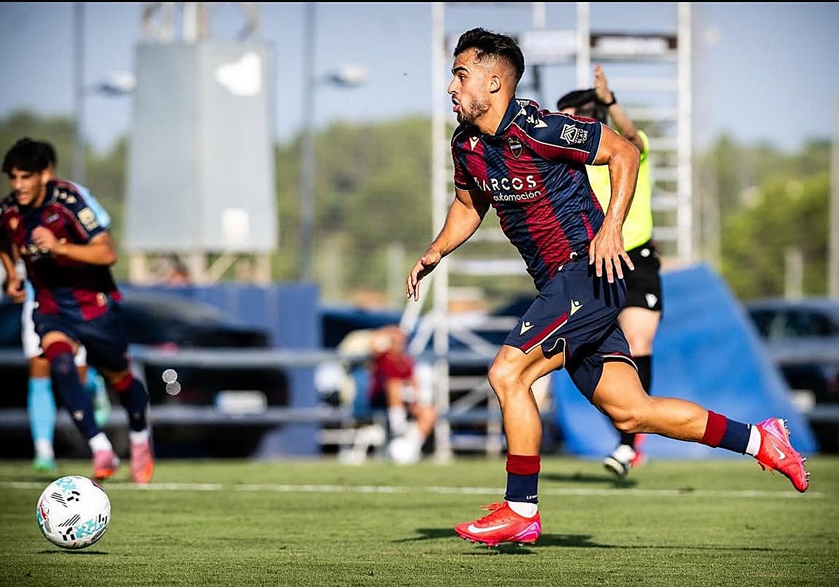 Pampín, con el Levante.