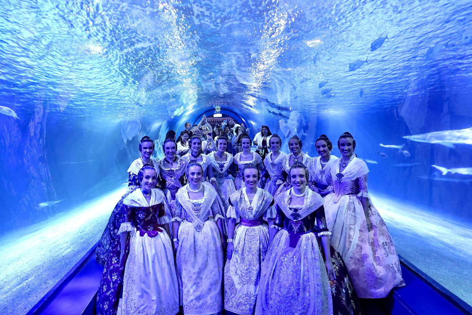 Las candidatas a fallera mayor de Valencia visitan l&#039;Oceanogràfic