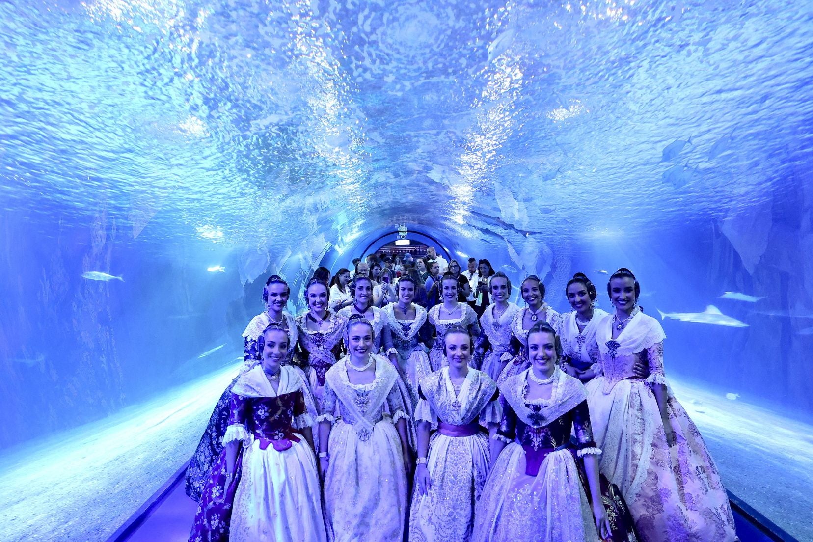 Las candidatas a fallera mayor de Valencia visitan l&#039;Oceanogràfic