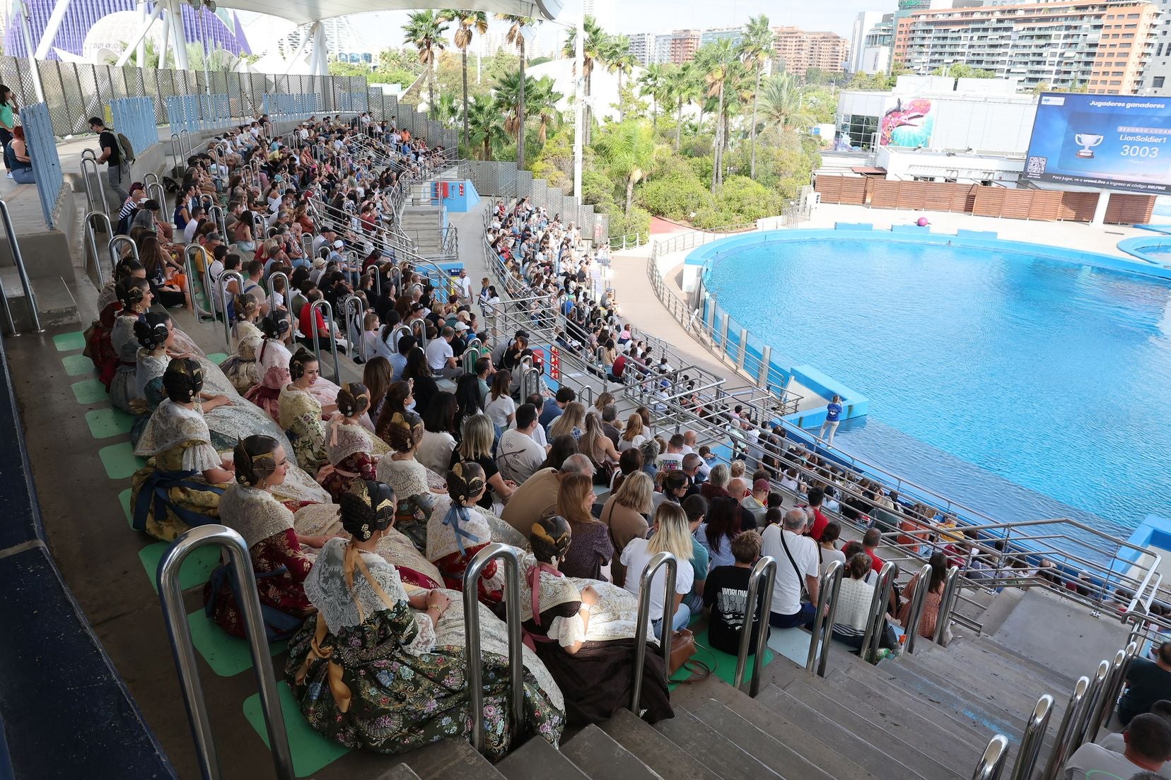 Las candidatas a fallera mayor de Valencia visitan l&#039;Oceanogràfic