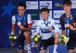 Héctor Álvarez, a la derecha.