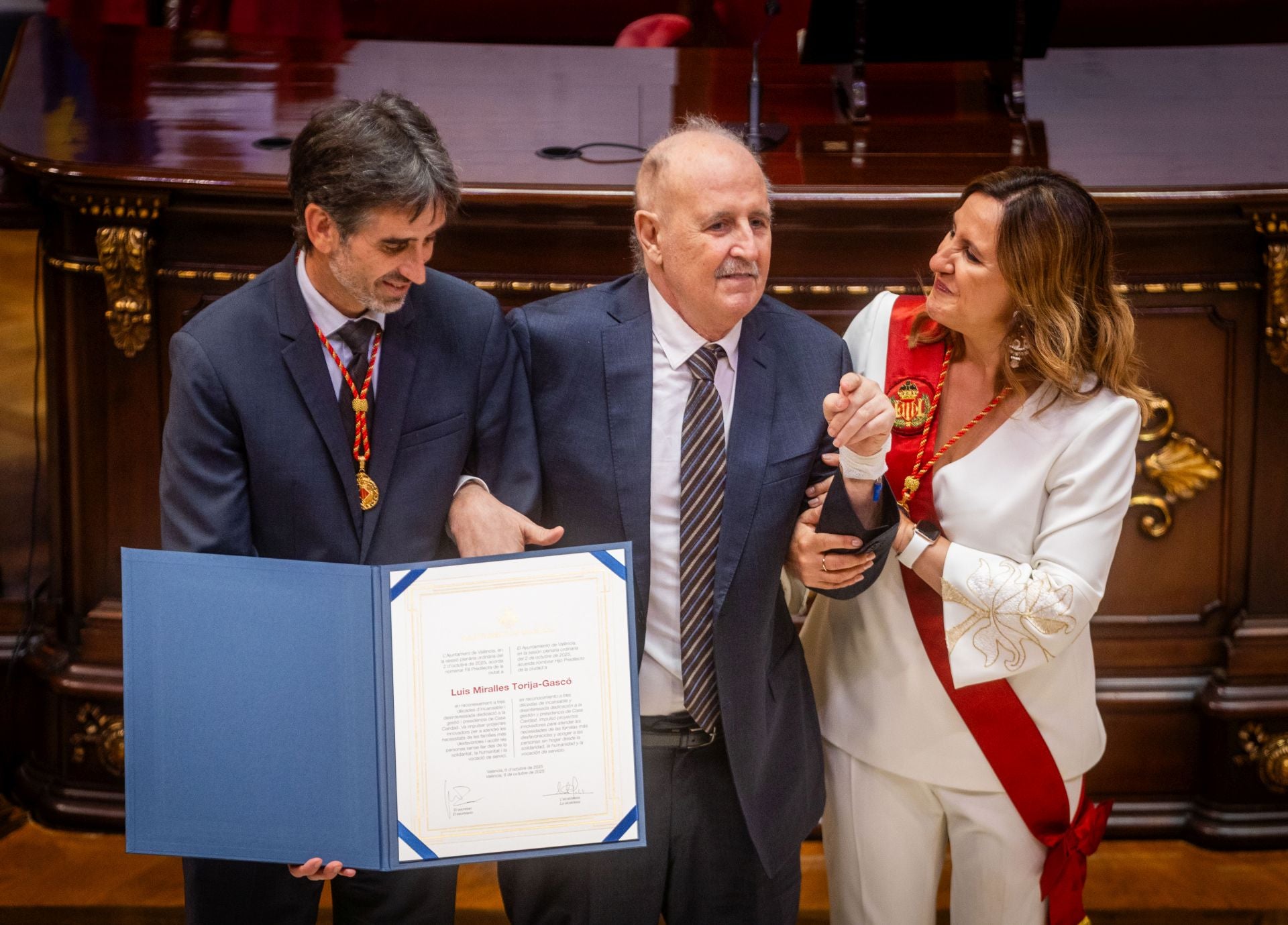 FOTOS | Valencia entrega sus honores y distinciones de 2025