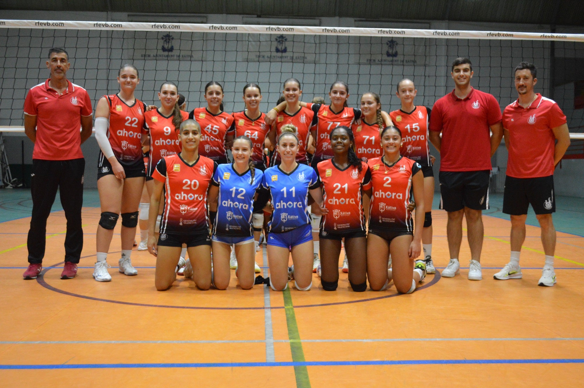 El equipo femenino del Xàtiva Voleibol.