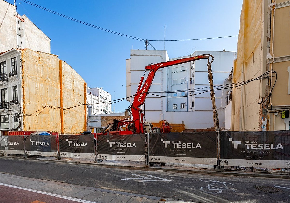 Imagen del inicio de las obras en el solar de la calle Cuba