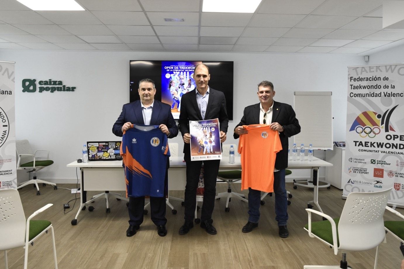 Organizadores y dirigentes, en la presentación.