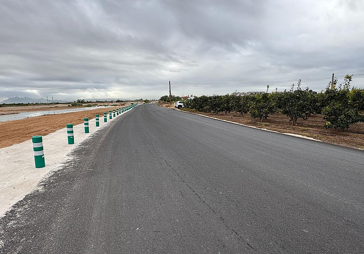 Camino rural de Carlet reparado tras la riada.