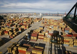 Imagen de contenedores en una de las terminales del puerto de Valencia