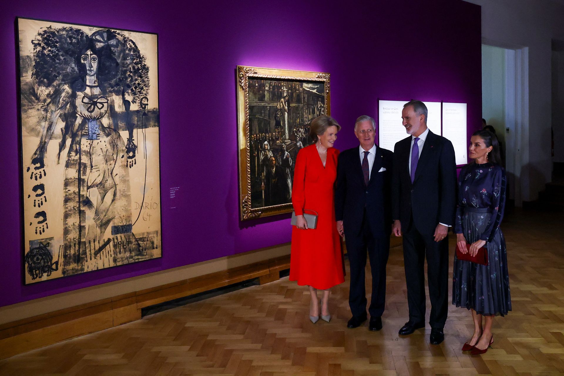 FOTOS | Letizia deslumbra en Bruselas con un impecable &#039;look&#039; en homenaje a Armani
