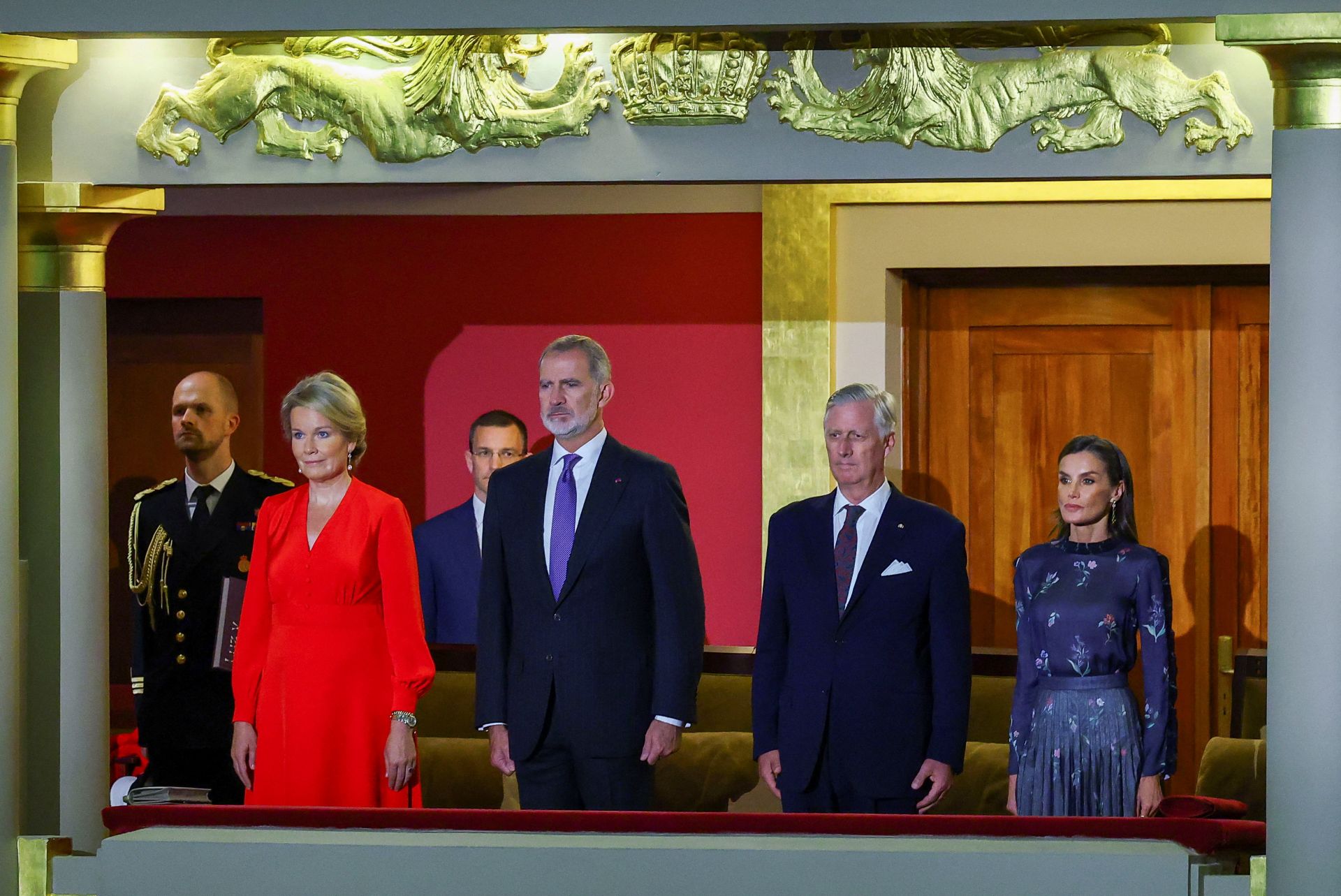 FOTOS | Letizia deslumbra en Bruselas con un impecable &#039;look&#039; en homenaje a Armani