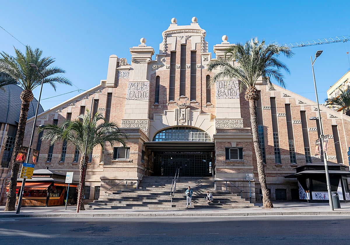 Imagen principal - Mercado de Alicante, Estación del Norte y Casa Ortega, en Valencia