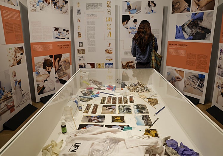 Imagen de la exposición en la que se explica el proceso de recuperación.