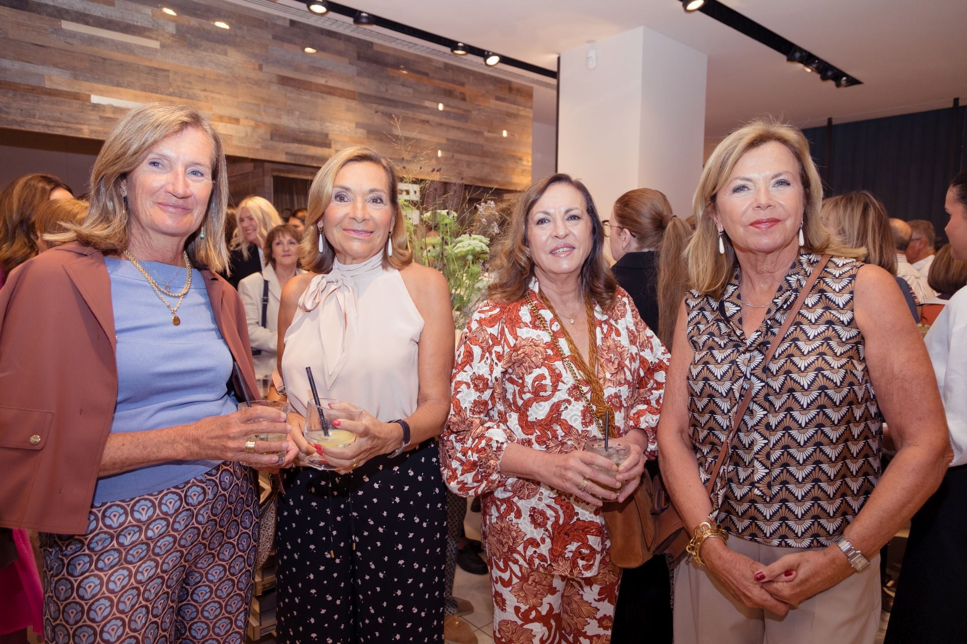 Dulce Jiménez, Ana Peris, Carmen Sáez Merino y Consuelo Gil.