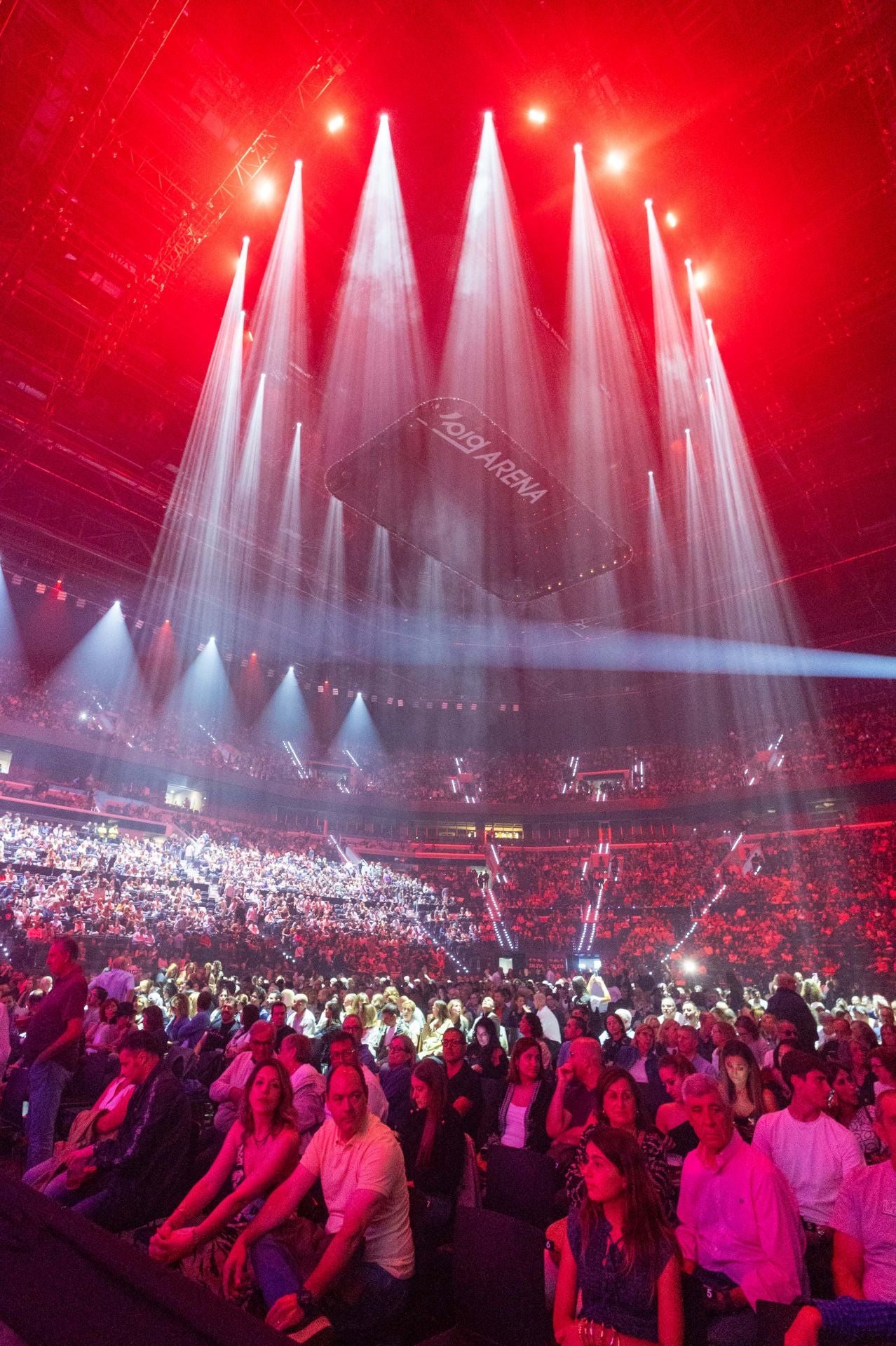 Sabina se despide de Valencia con el primero de tres conciertos de su gira final