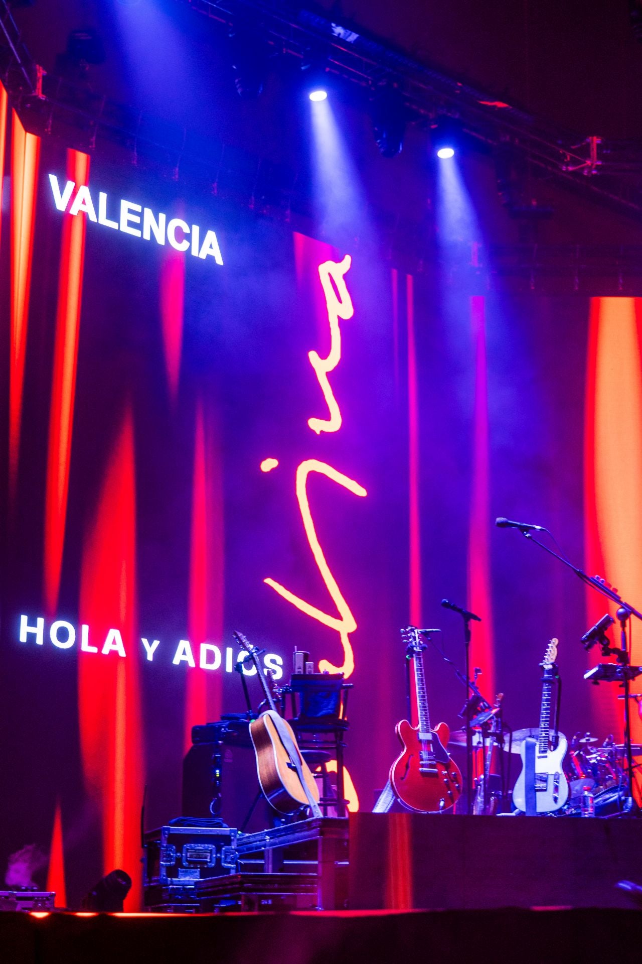 Sabina se despide de Valencia con el primero de tres conciertos de su gira final