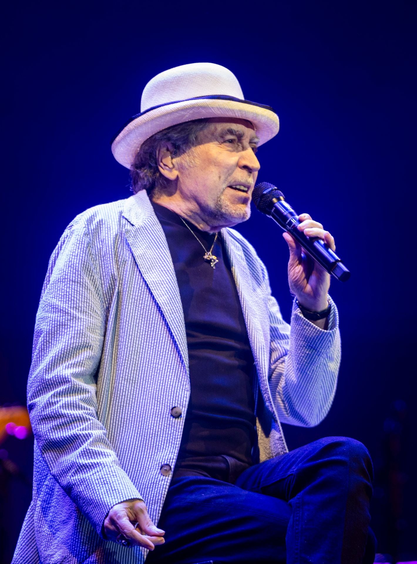 Sabina se despide de Valencia con el primero de tres conciertos de su gira final