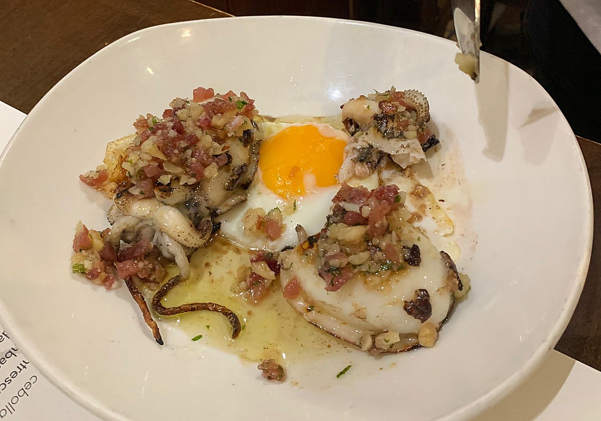 Imagen principal - Sepieta, emperador y ensaladilla