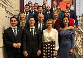 Los alcaldes y alcaldesas de Torrent, Monserrat, Alginet, Massanassa, Algemesí, Albal, Guadassuar, Sollana, Favara, Carlet y Benetússer en el Palacio Real.