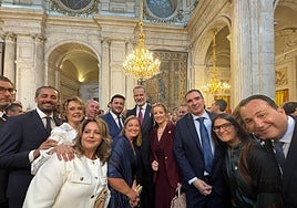 Alcaldes y alcaldesas con el Rey.
