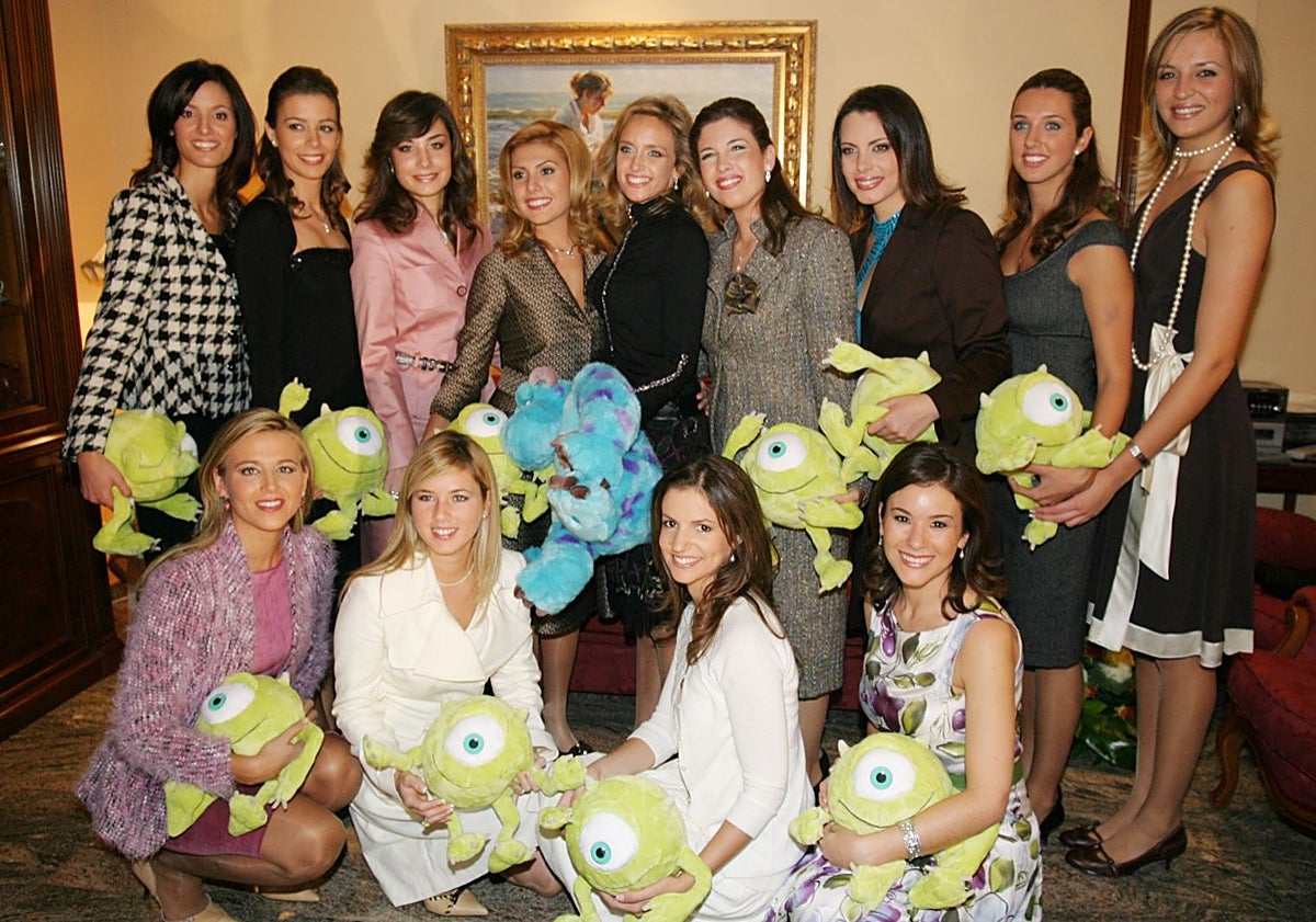 Imagen principal - Fotos del álbum de Lucía Gil (FMV 2006).