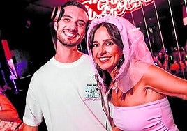 Carmen Alcayde y su novio Charly, en una imagen de archivo.