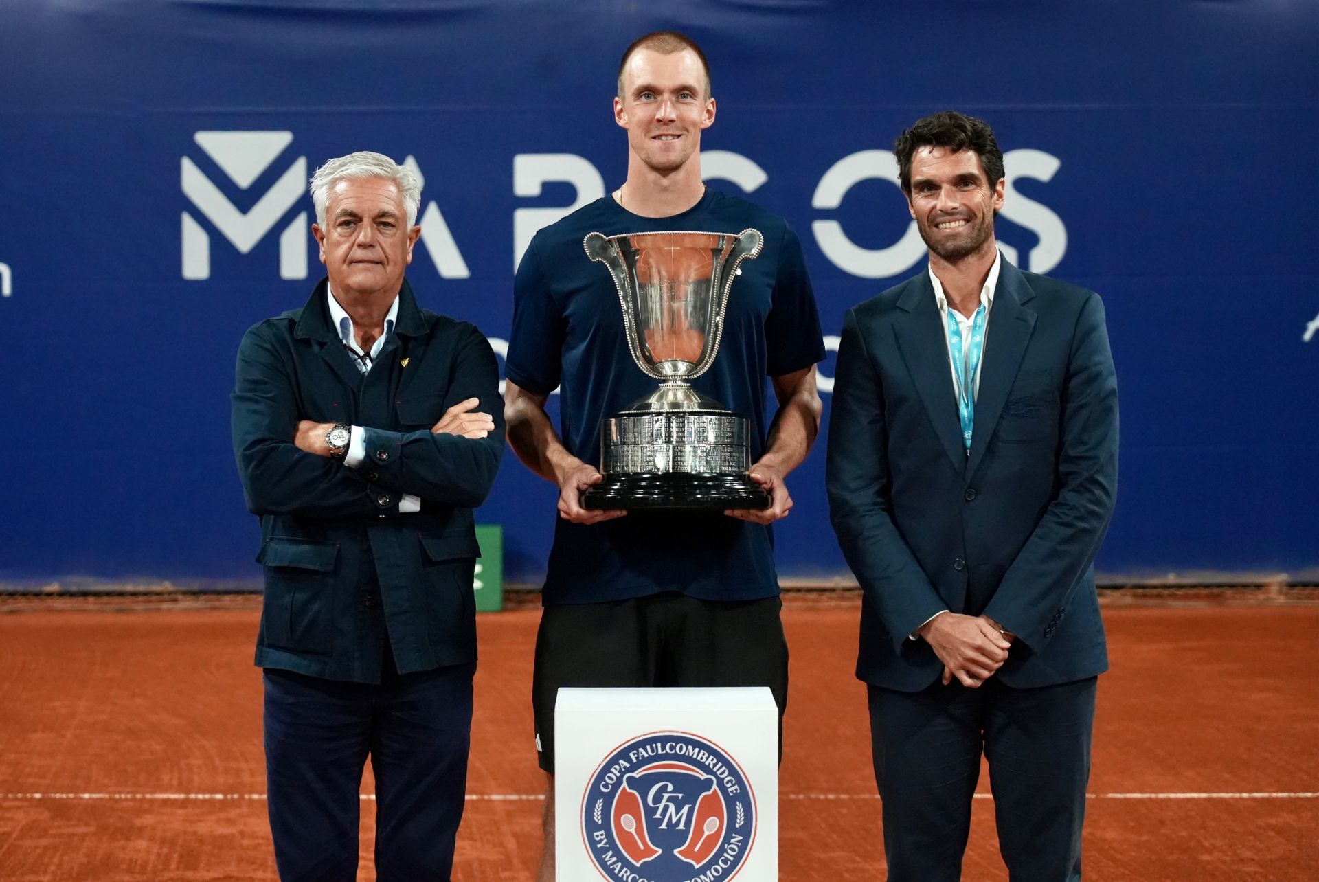 Jan Choinski, en el centro, junto a Ole Andresen (izquierda) y Pablo Andújar.
