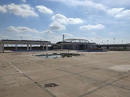 Estado del polideportivo de Alginet.