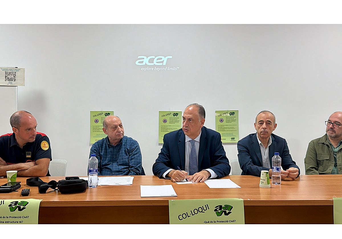 Pedro Canales, Juan Antonio Caballero, el conseller Juan Carlos Valderrama, Vicente León y Jaime Villanueva.