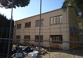 Exterior de la Escuela de Personas Adultas de Catarroja.
