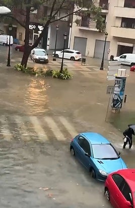 Gandia paralizada: lluvias torrenciales inundan colegios, un centro de mayores y un hospital y cierran supermercados