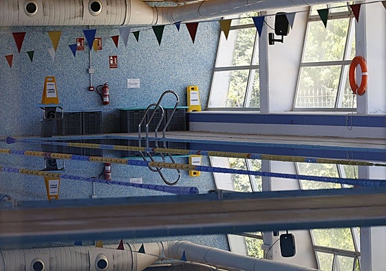 Imagen de archivo de la piscina de Ayora.