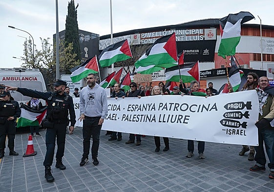 En los partidos de la semifinal de la Eurocup contra el Hapoel hubieron protestas propalestinas.