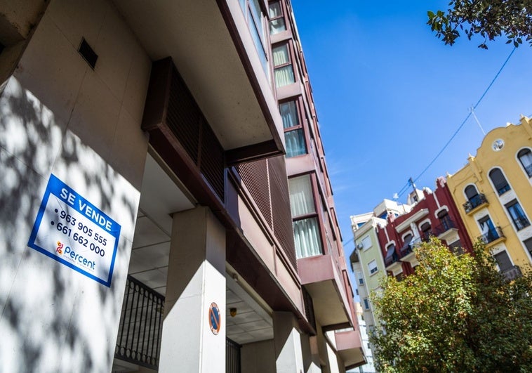 ¿Quién puede comprarse una casa en la Comunitat? Las parejas sin hijos ya superan a las familias tradicionales