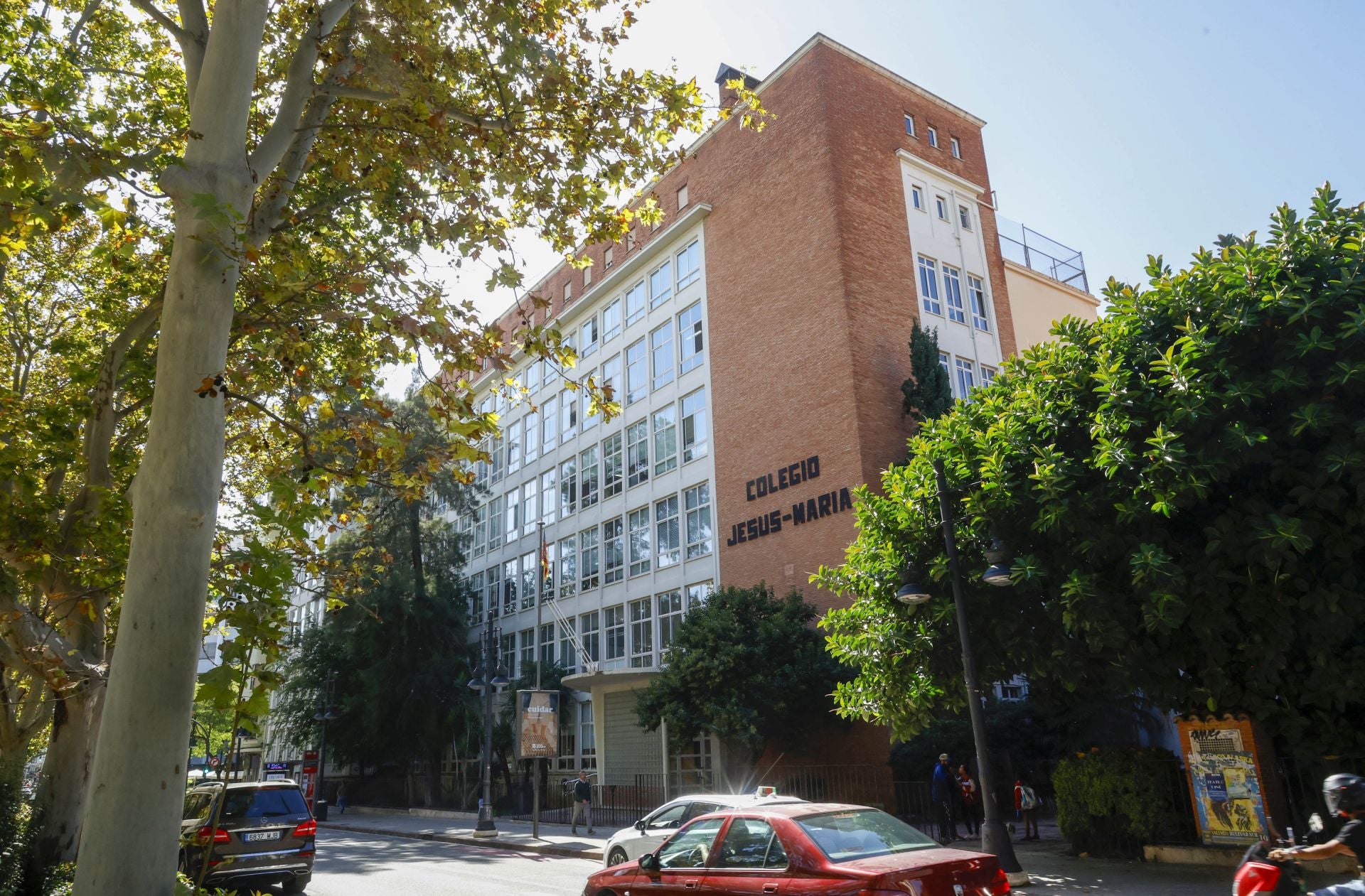 Fotos de Abastos, un barrio encandilado con la alegría de Marta Mercader