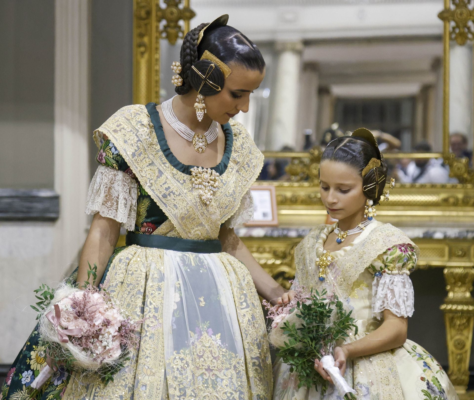 FOTOS | Proclamación de las falleras mayores de Valencia 2026