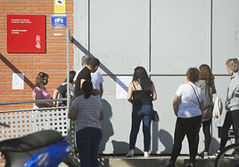 Puerta del Centro de Salud cerrada hace dos años.