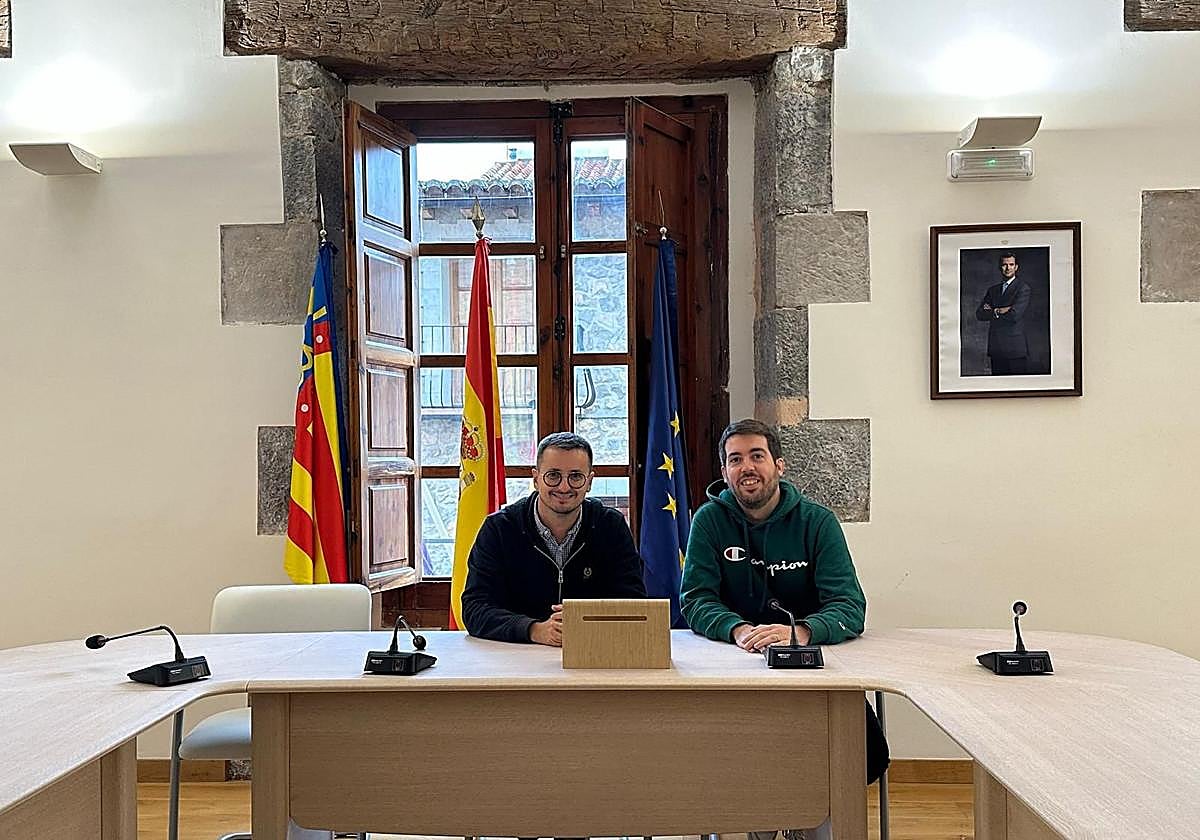 Representantes de los dos Ayuntamientos.