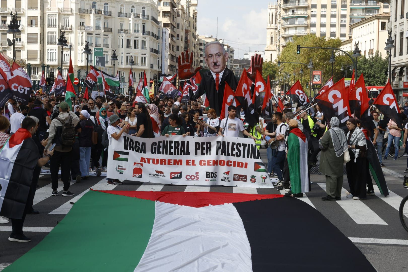 Fotos de la manifestación de estudiantes en apoyo a Palestina en Valencia