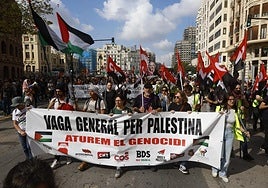 Fotos de la manifestación de estudiantes en apoyo a Palestina en Valencia