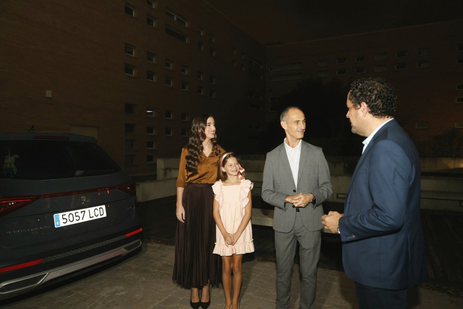 Las falleras mayores de Valencia visitan LAS PROVINCIAS