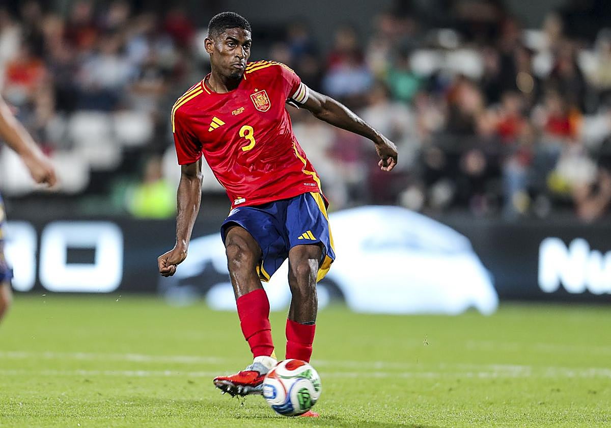 Cristhian Mosquera, con España sub-21.