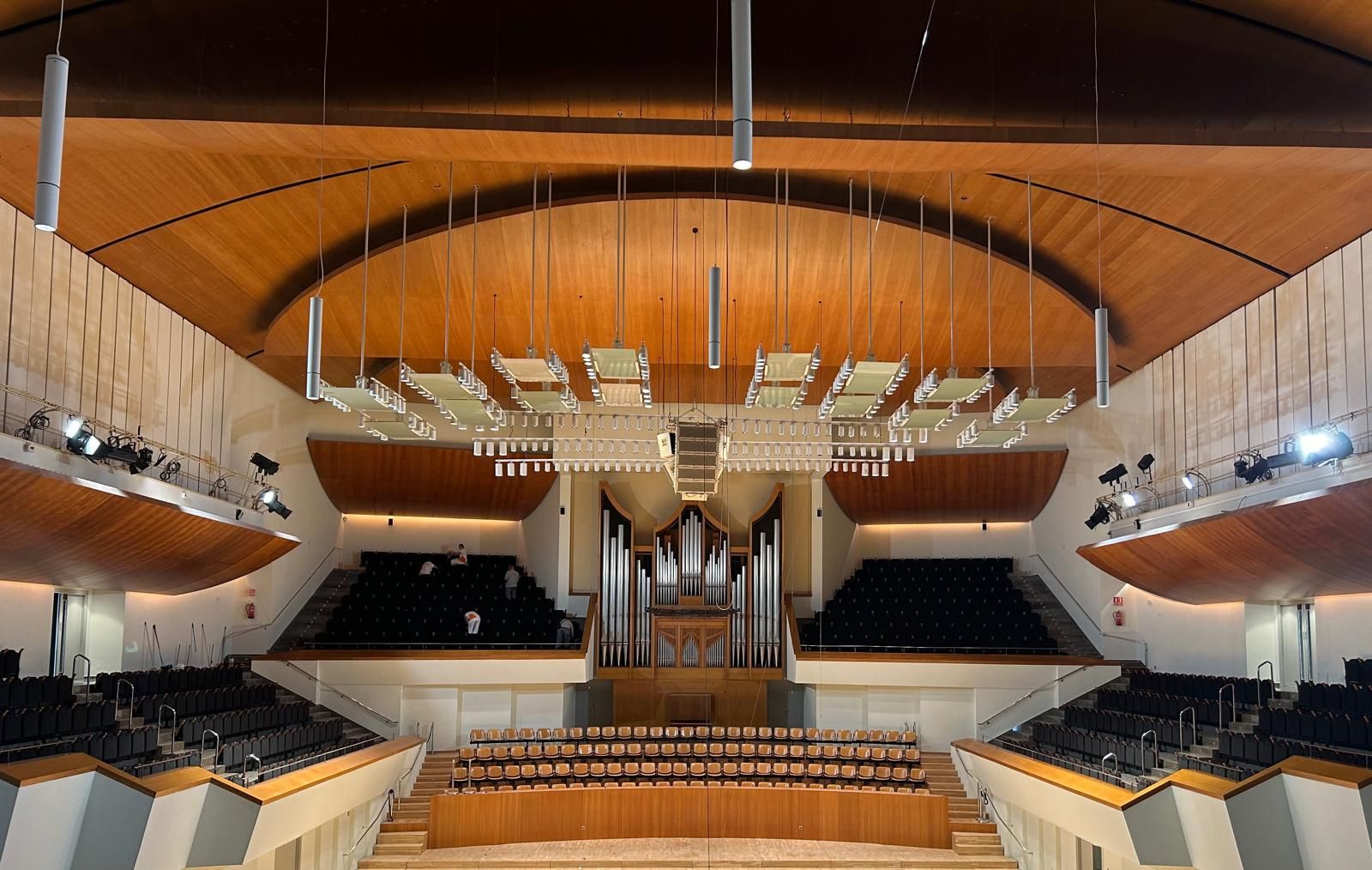 Estado actual de la sala Iturbi tras reparar los daños en el techo.